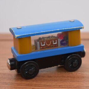 Thomas the Tank Engine & Friends Wooden Railway Train Sodor Museum Jewel Car